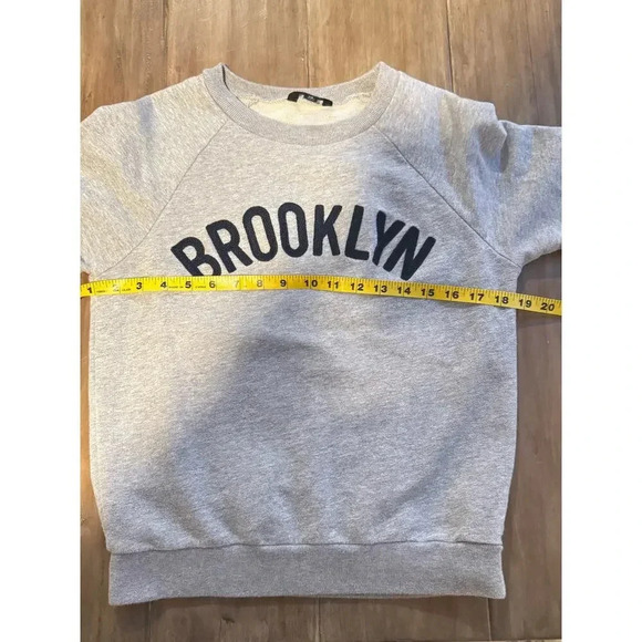 J.Crew Gray Crewneck Sweatshirt Brooklyn City Sweatshirt SIZE XS - Picture 3 of 8